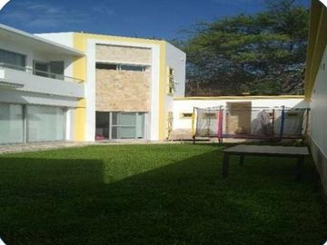 Casa exclusiva de 456 m² en La Riviera, Piura