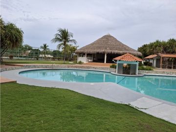 APARTAMENTO DE PLAYA A LA VENTA PH BRISAS DE CORONADO