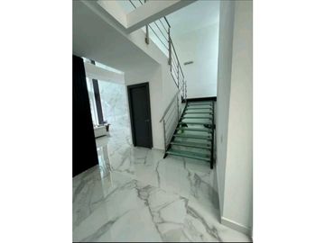 CASA EN COSTA SUR COSTA ESMERALDA 4REC 4,5 B 500M2 DOS NIVELES
