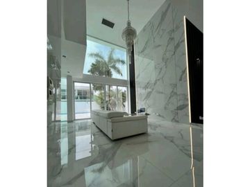 CASA EN COSTA SUR COSTA ESMERALDA 4REC 4,5 B 500M2 DOS NIVELES