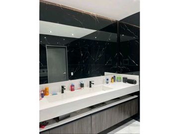 CASA EN COSTA SUR COSTA ESMERALDA 4REC 4,5 B 500M2 DOS NIVELES