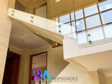 Casa en Venta en Maravillosa casa remodelada en condominio exclusiva