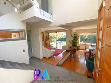 Casa en Venta en Maravillosa casa remodelada en condominio exclusiva
