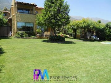 Casa en Venta en Maravillosa casa remodelada en condominio exclusiva