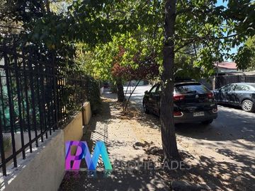 Casa en Venta en Avenida Macul con los Olmos