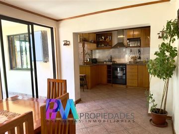 Casa en Venta en Avenida Macul con los Olmos