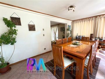 Casa en Venta en Avenida Macul con los Olmos