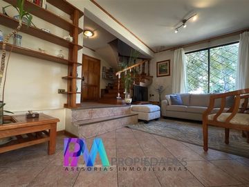 Casa en Venta en Avenida Macul con los Olmos