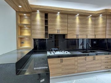 Casa en venta con roof garden y recámara en planta baja en Coatepec