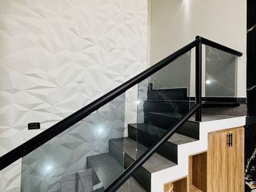 Casa en venta con roof garden y recámara en planta baja en Coatepec