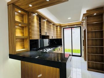 Casa en venta con roof garden y recámara en planta baja en Coatepec