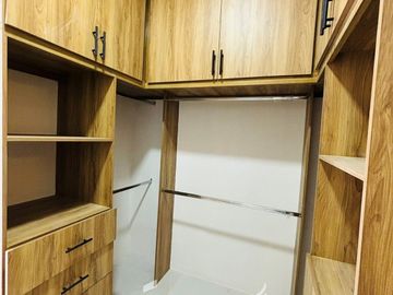 Casa en venta con roof garden y recámara en planta baja en Coatepec