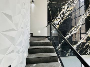 Casa en venta con roof garden y recámara en planta baja en Coatepec