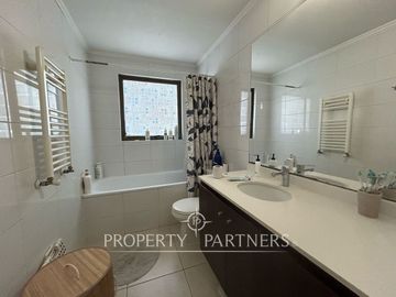 Venta de Hermosa casa en condominio en Peñalolén