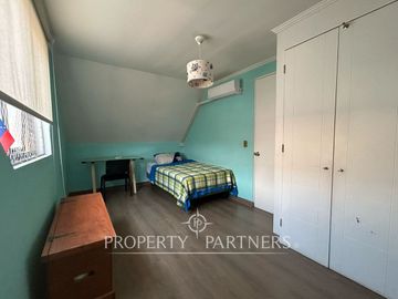 Venta de Hermosa casa en condominio en Peñalolén