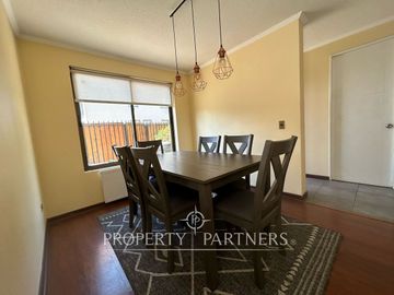 Venta de Hermosa casa en condominio en Peñalolén