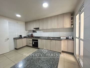 Amplio y Moderno  Departamento 3 Dormitorios en Camino Cintura