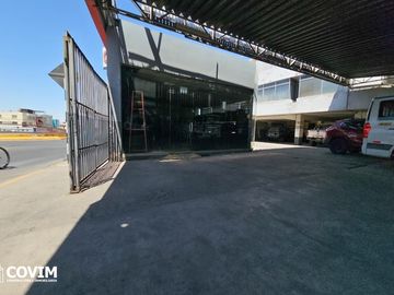 Casa y Local en Venta en Av. Venezuela