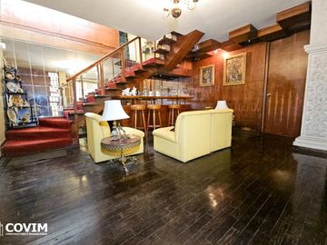 Casa y Local en Venta en Av. Venezuela