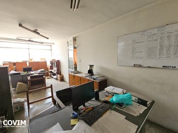 Casa y Local en Venta en Av. Venezuela