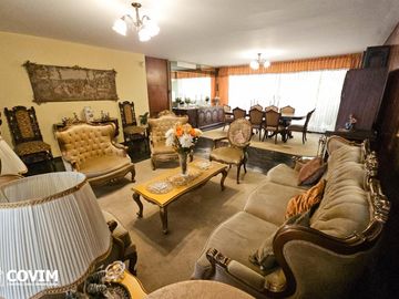 Casa y Local en Venta en Av. Venezuela