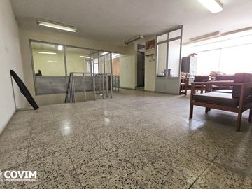 Casa y Local en Venta en Av. Venezuela