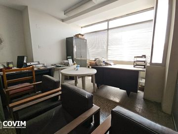 Casa y Local en Venta en Av. Venezuela