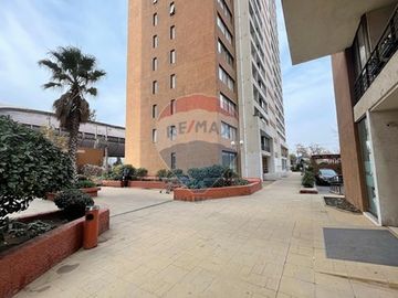 Excelente Departamento con Hall de entrada