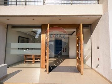 Excelente Departamento con Hall de entrada