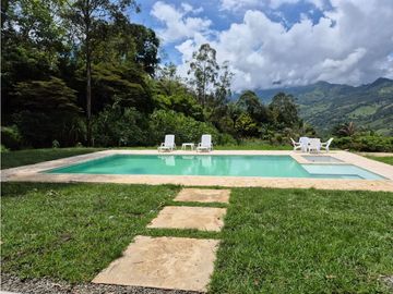 VENTA DE HERMOSA FINCA EN PARCELACIÓN EL LIMONAR GIRARDOTA