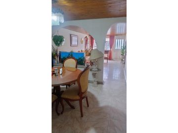 SE VENDE CASA EN EL SUR DE ARMENIA