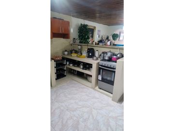SE VENDE CASA EN EL SUR DE ARMENIA