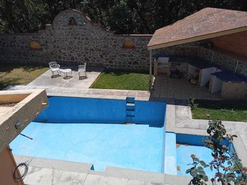 SE VENDE RESIDENCIA  2730 M2 UBICADO EN CIRCUITO DE LOS DUENDES CABAÑAS