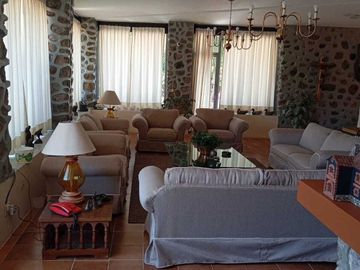 SE VENDE RESIDENCIA  2730 M2 UBICADO EN CIRCUITO DE LOS DUENDES CABAÑAS
