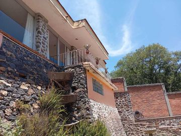 SE VENDE RESIDENCIA  2730 M2 UBICADO EN CIRCUITO DE LOS DUENDES CABAÑAS