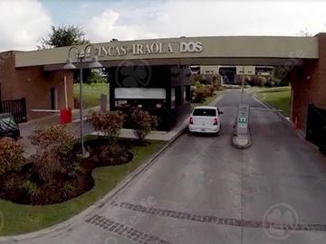 Casa en venta de 6 ambiente en Fincas de Iraola II con piscina climatizada