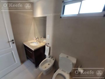 Casa en venta de 6 ambiente en Fincas de Iraola II con piscina climatizada