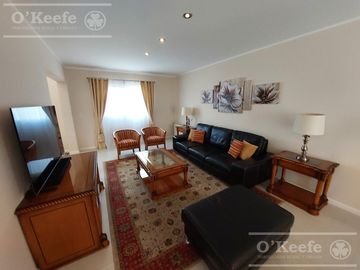 Casa en venta de 6 ambiente en Fincas de Iraola II con piscina climatizada