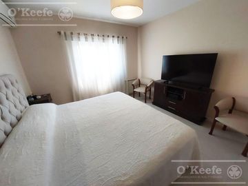 Casa en venta de 6 ambiente en Fincas de Iraola II con piscina climatizada