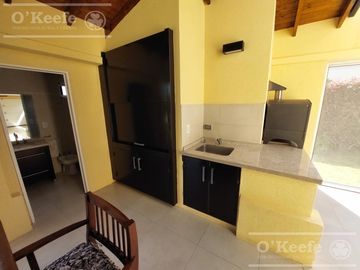 Casa en venta de 6 ambiente en Fincas de Iraola II con piscina climatizada
