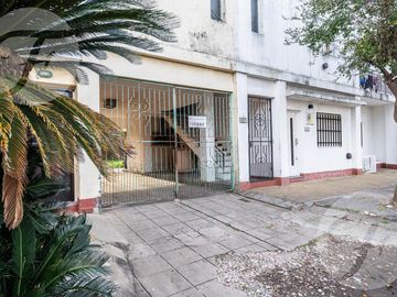 APTO CRÉDITO HIPOTECARIO - Departamento de 2 ambientes con cochera y luz natural – USD 46.000