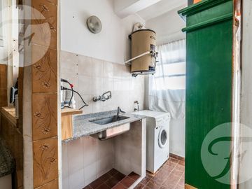 APTO CRÉDITO HIPOTECARIO - Departamento de 2 ambientes con cochera y luz natural – USD 46.000