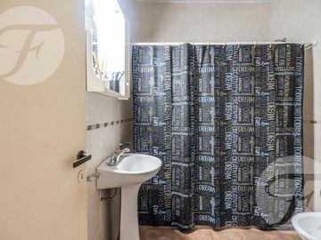 APTO CRÉDITO HIPOTECARIO - Departamento de 2 ambientes con cochera y luz natural – USD 46.000