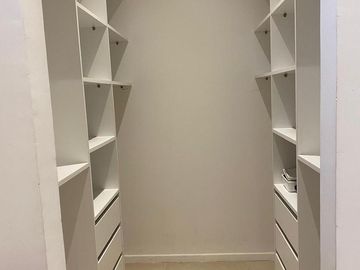 Casa en venta / alquiler, pileta. 3 dormitorios. Barrio Cerrado, Escobar
