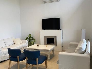 Casa en venta / alquiler, pileta. 3 dormitorios. Barrio Cerrado, Escobar