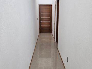 Casa en Venta a un Paso de Vista Real, Colinas del Bosque