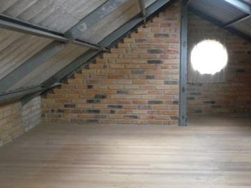 Casa de 3 Niveles en Urbanización Privada – Espacio, Seguridad y Confort en Cuenca