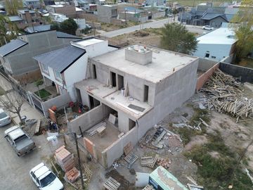 VENTA DE DUPLEX EN POZO, BARRIO CINCO SOLES PLOTTIER