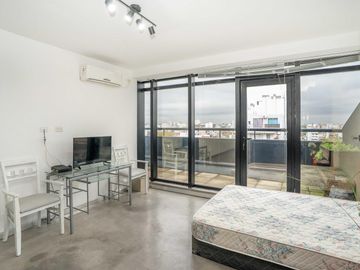LUMINOSO MONOAMBIENTE  CON COCHERA - APTO VIVIENDA u OFICINA