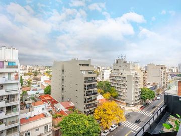 LUMINOSO MONOAMBIENTE  CON COCHERA - APTO VIVIENDA u OFICINA